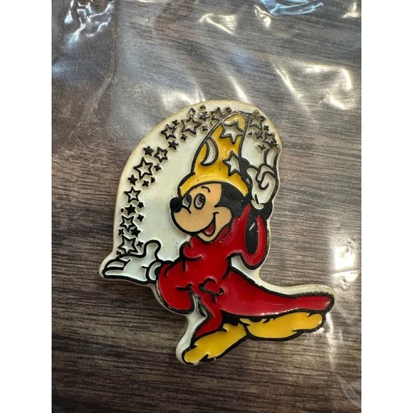 Mickey Mouse Fantasia Magician magnet Walt disney Productions Plastic Vintage - Picture 2 of 4